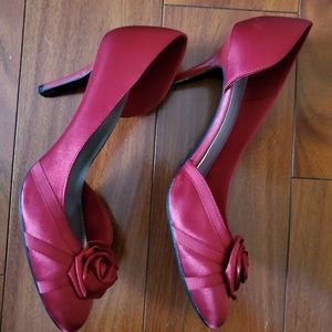 Sz 9 red heels